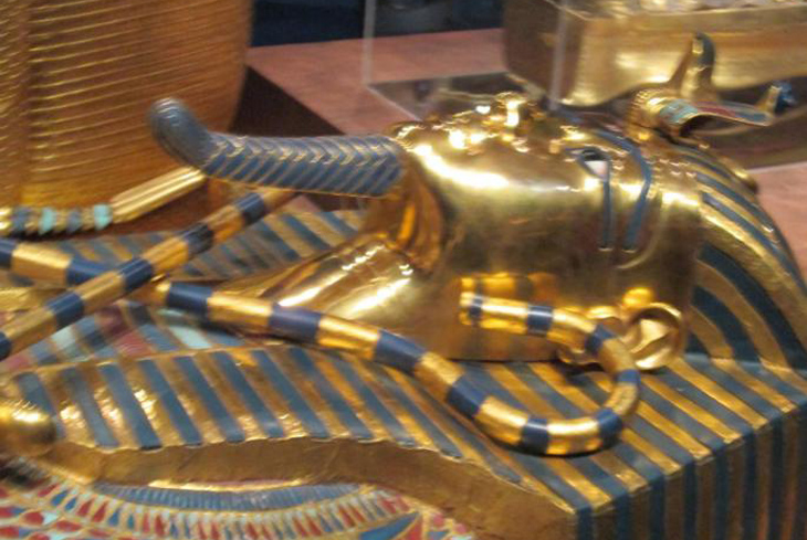 Egypt Tut Ankh Amoun Golden Mask_9c0df_lg.jpg